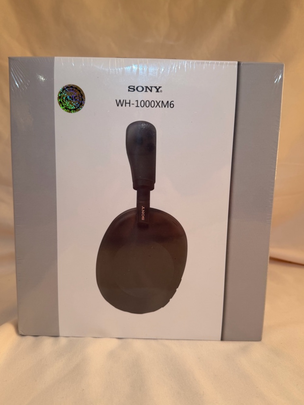 Sony WH-1000XM6 Wireless Noise Canceling Headphones - (black) - Picture 2 of 4